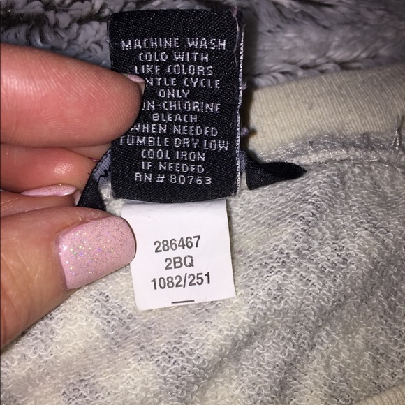 Moda International ( through VS ) Leopard Top - Picture 4 of 4